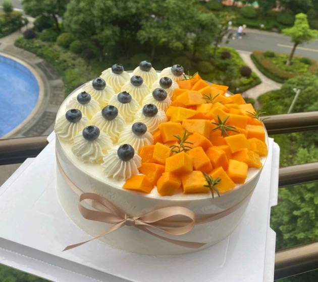 广州花都区曾小白蛋糕